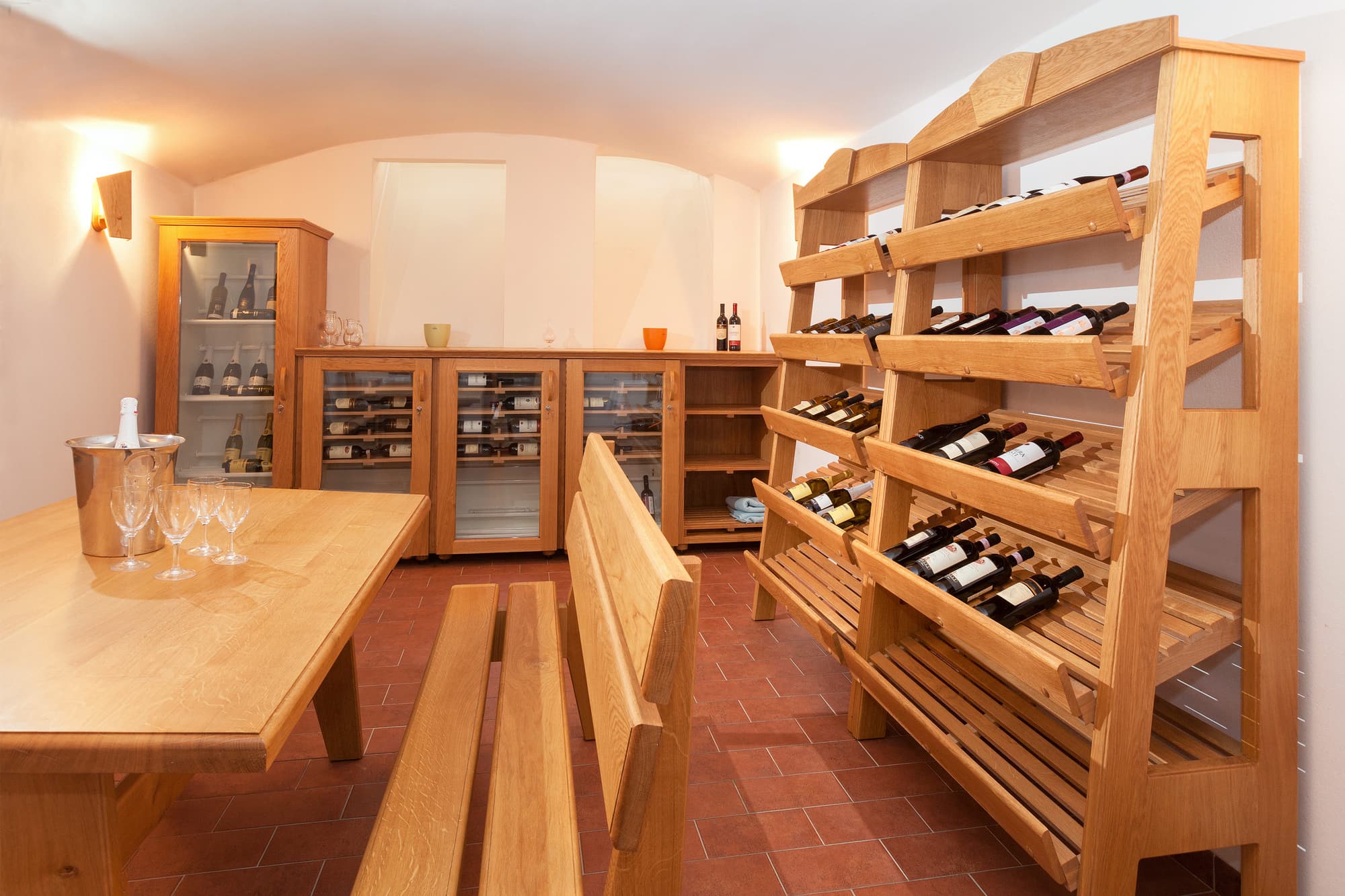 Augustus et Otto, Bar