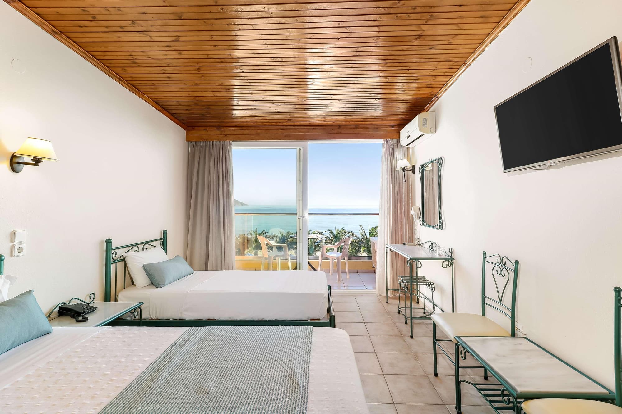 Mare Monte Beach, Room