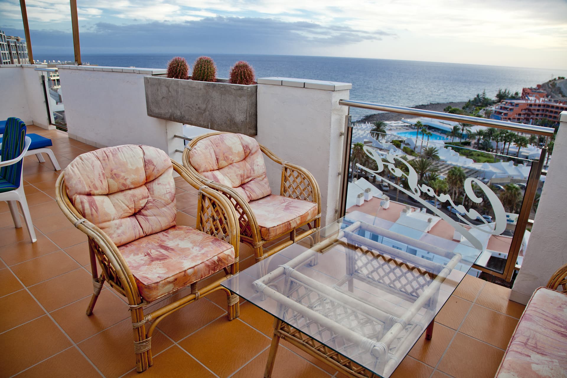 Aparthotel Curasol, Terrace