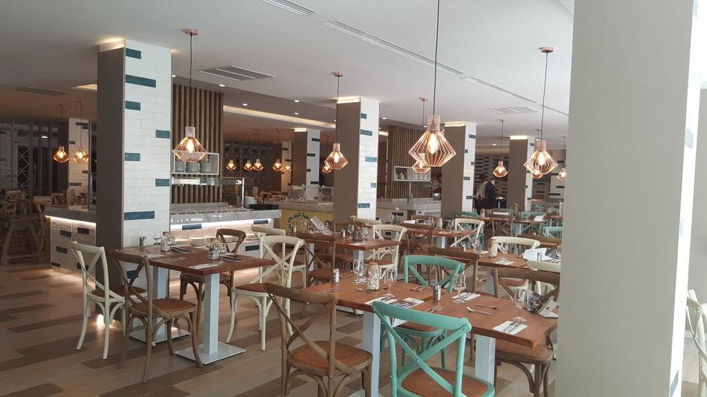 Fergus Cactus Garden, Restaurant