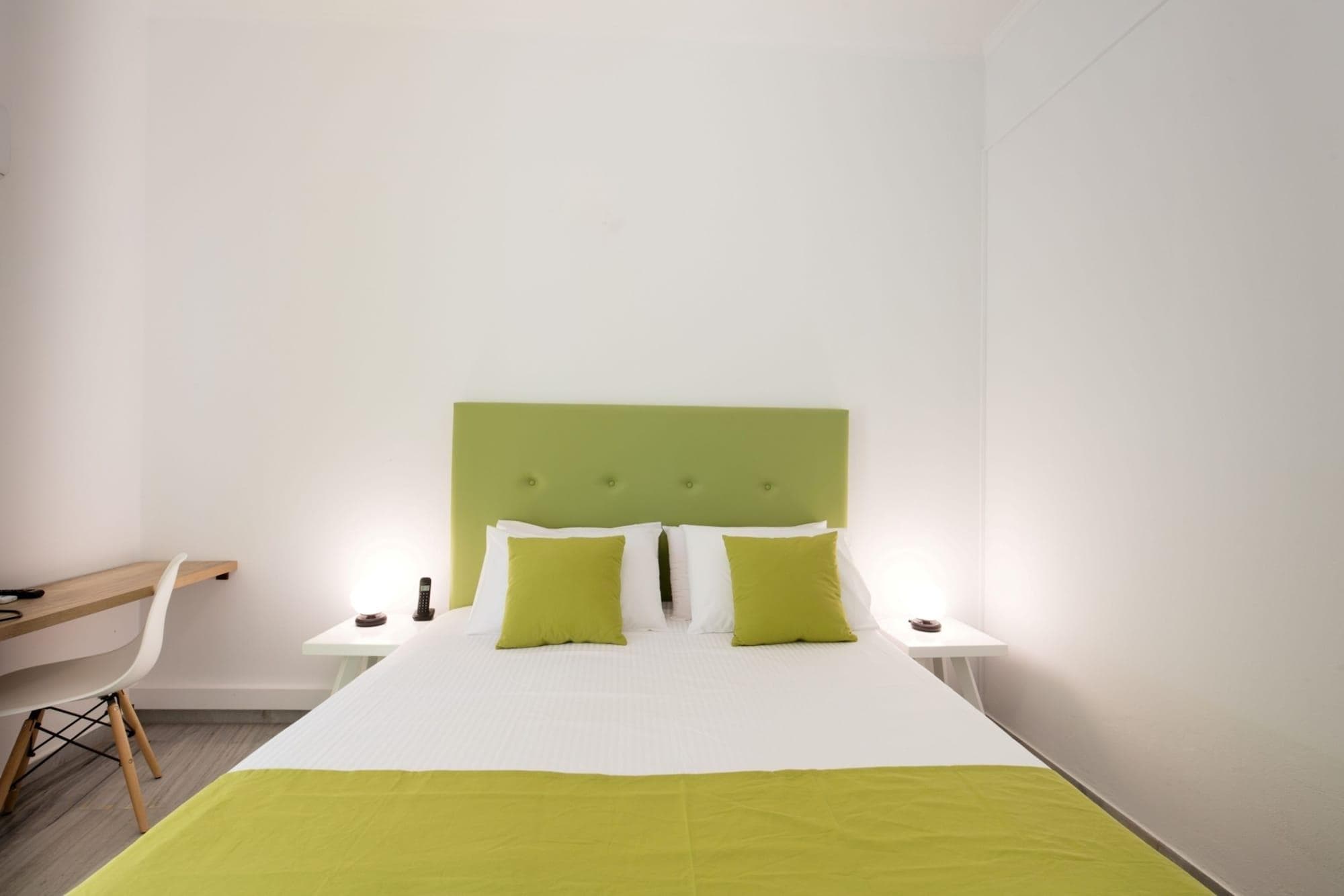 Acqua Vatos Paros, Room