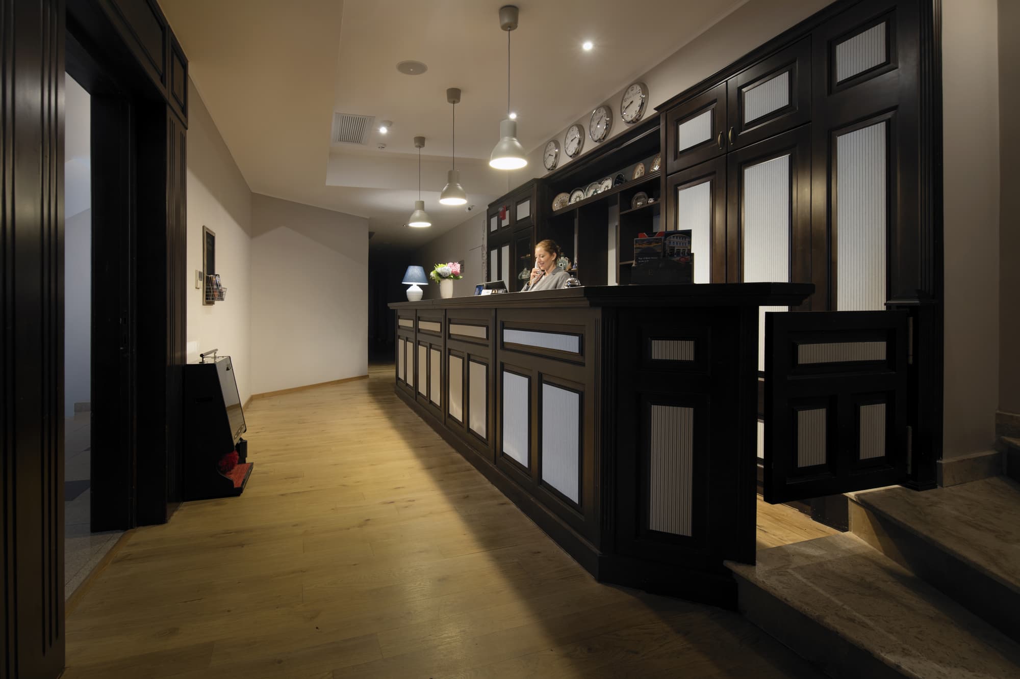 New Era Hotel, Lobby