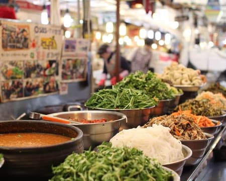 An Evening Walking Tour of Food and Fun in Seoul (Small Group Tour)