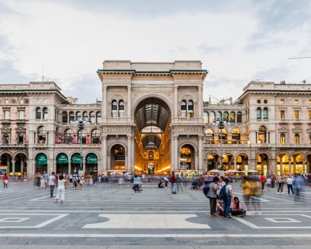 In the historic centre of Milan: between art and architecture