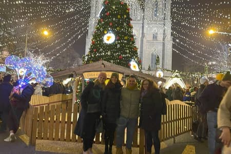 Passeio a pé no mercado de Natal e festividades de Praga
