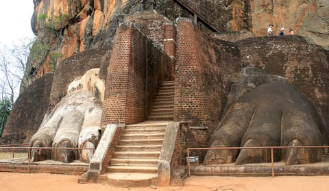 Transfer-Tour West-Ostküste (Trincomalee) mit Übernachtung & Besichtigung Sigiriya