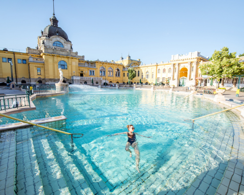 Romantic Budapest: Thermal Baths, Legends and Splendors