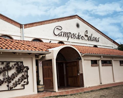 Tarija entre vinos & sabores