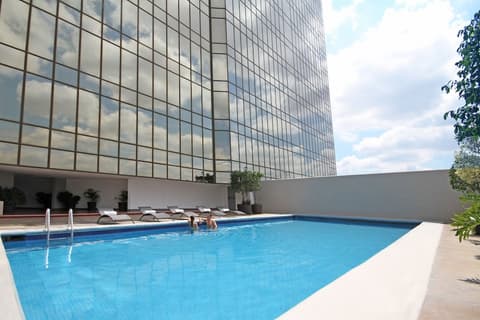 Presidente InterContinental Guadalajara, Pool