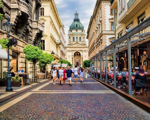 Capitali Imperiali dell’Europa Centrale Speciale Capodanno con cenone  partenza e ritorno Budapest