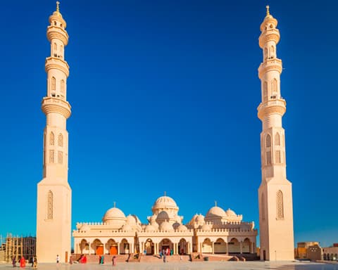 Enjoy The Red Sea vibes in Hurghada & Cairo Cultural