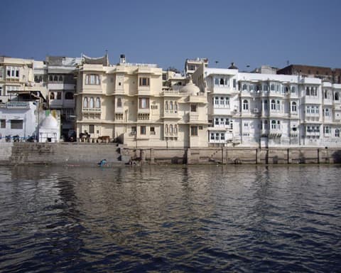 “ELLA”  CON FESTIVAL DE COLORES “HOLI” 