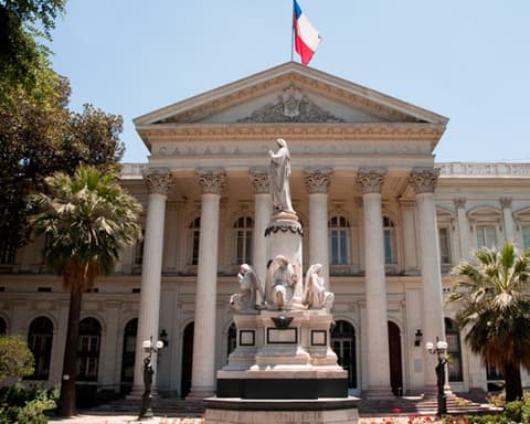 Zona Centro - 3 Días, Visita a Santiago y a Valparaiso y Wine Tasting Valle Casablanca