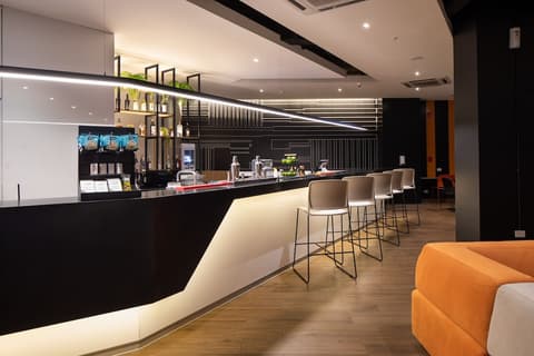 Ibis Hotel, Lobby lounge