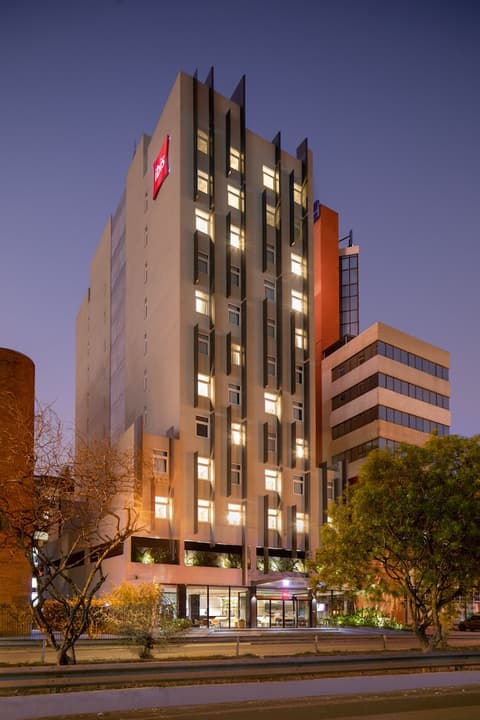 Ibis Hotel, Exterior