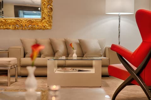 Tivoli President Milano Hotel, Interior entrance