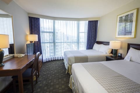 Rosedale On Robson Suite Hotel, Room