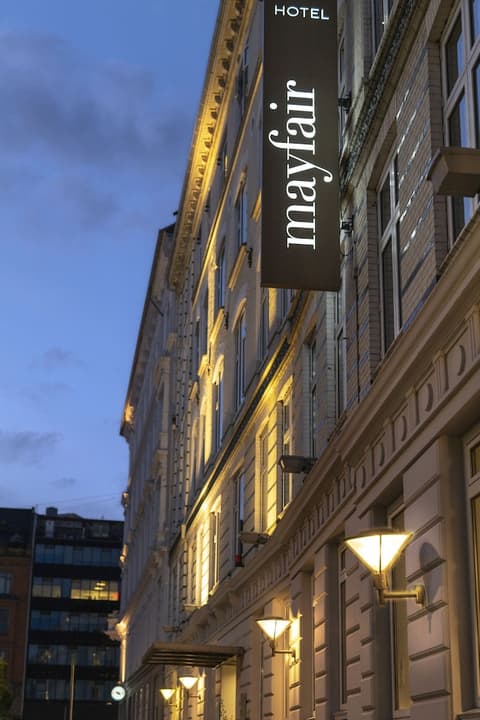 Hotel Mayfair, Exterior