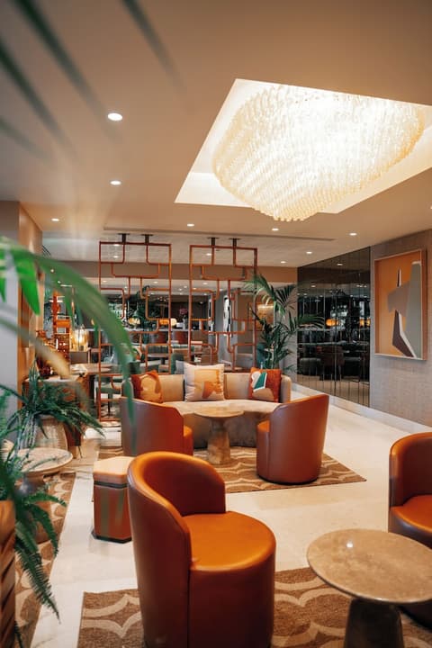 Hotel Port Palace, Reception