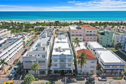 Chesterfield Hotel & Suites, Aerial view