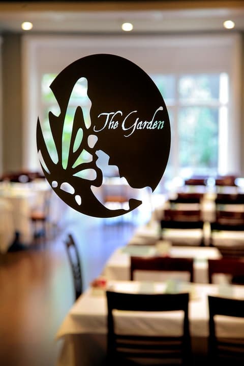 Hotel Condado, Restaurant