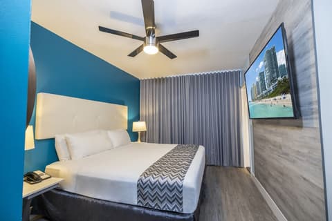 The Colony Hotel, Room