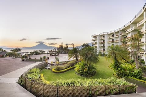 Porta Hotel del Lago, Exterior