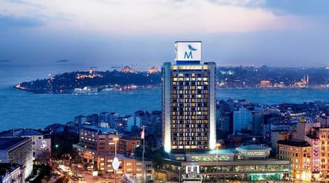 The Marmara Taksim, Front of property