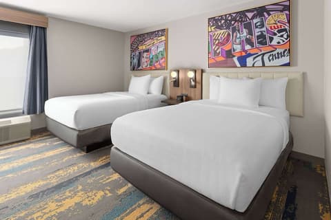 La Quinta Inn & Suites by Wyndham Memphis I-240, Room