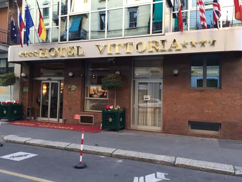 Hotel Vittoria, Front of property