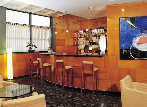 NH Barcelona Entenza, Bar (on property)