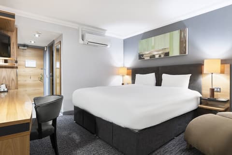 Park Inn by Radisson Cardiff City Centre, Room