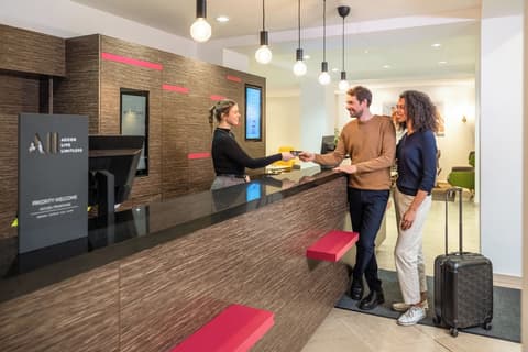 Hotel Mercure Wien Westbahnhof, Reception