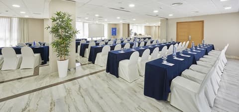 Hesperia Vigo, Meeting facility