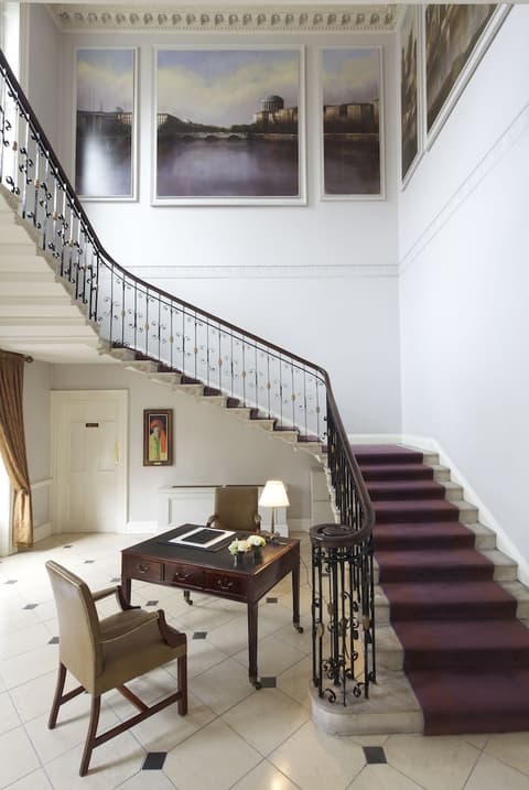 The Merrion, Interior entrance