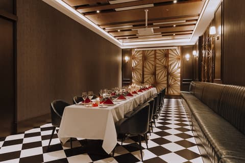 Rosedale Hotel Hong Kong, Restaurant