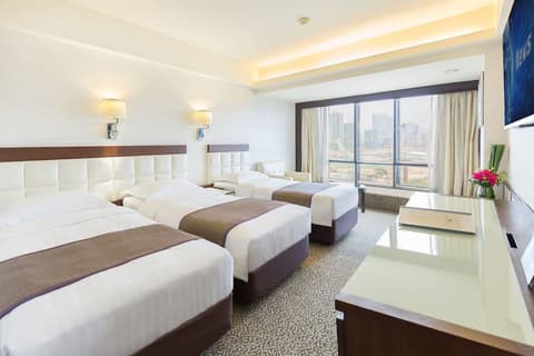 Regal Oriental Hotel, Room