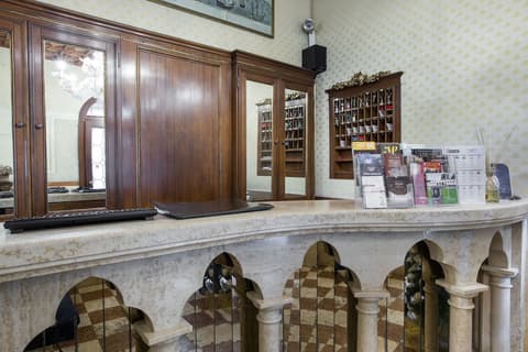 Hotel Torino, Reception