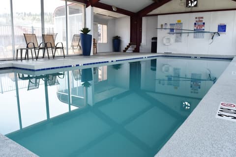 Super 8 by Wyndham Conference Center NAU/Downtown, Pool