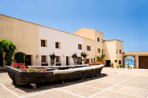 La Tonnara di Bonagia Resort, Interior entrance