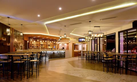 HOUDA YASMINE MARINA & SPA, Bar (on property)