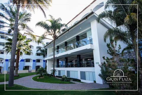 Gran Plaza Hotel & Convention Center, Restaurant