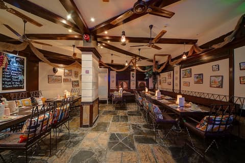 Ascot Hotel, Restaurant