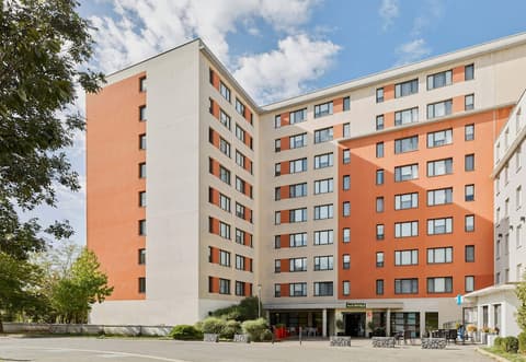 B&B HOTEL Vélizy Est, Interior entrance