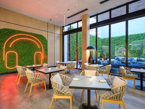 ibis World Trade Centre Dubai, Restaurant