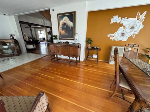 The Boho Buffalo Inn, Lobby sitting area