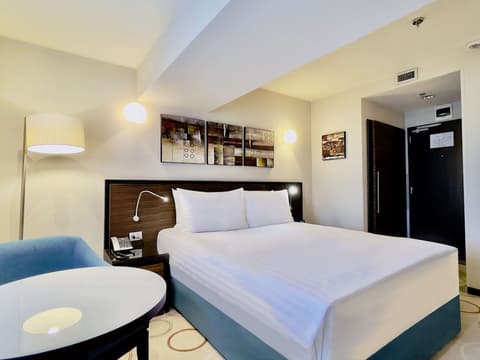 Bucharest Unirii Square - Handritten Collection, Room