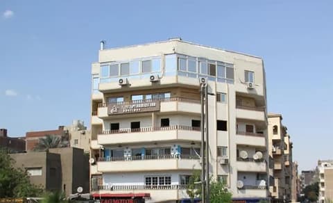 Flower Pyramids Inn, Exterior