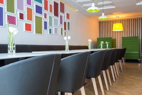 Park Inn by Radisson Dammam, Restaurant