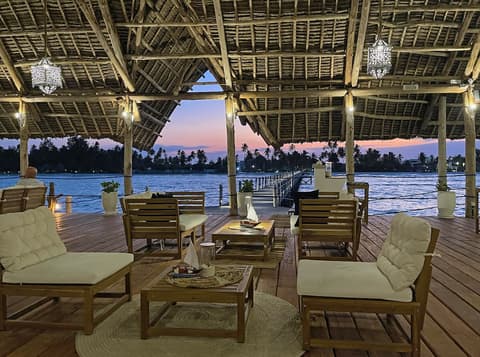 Pongwe Bay Resort, Lobby lounge